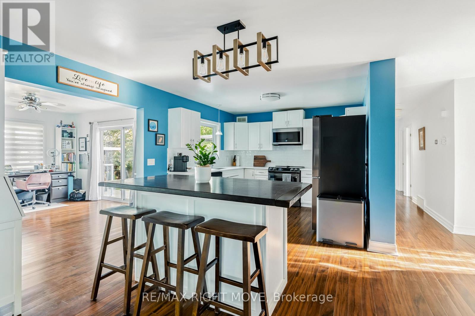 35 Cedar Bay Road, Kawartha Lakes (Carden), Ontario  L0K 1B0 - Photo 8 - X12777118