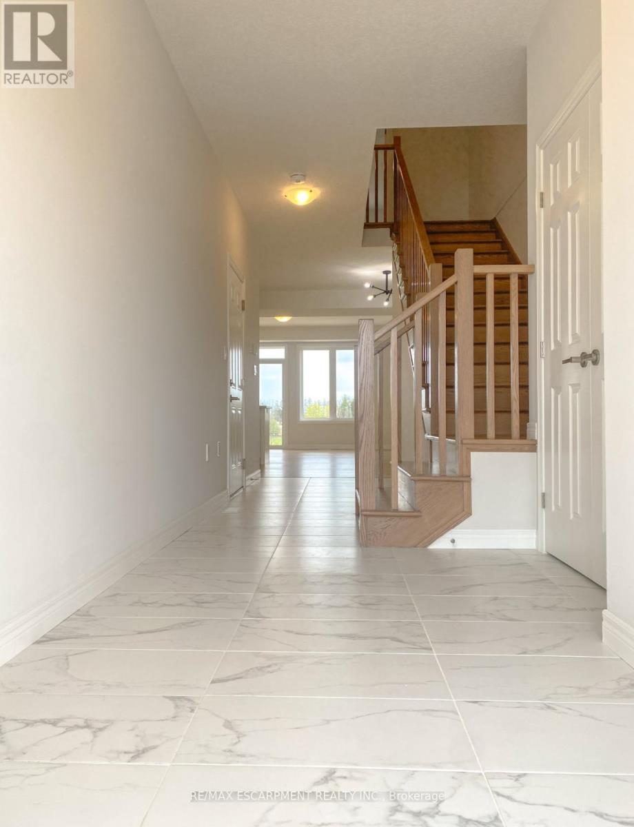 57 Lloyd Davies Way, Hamilton, Ontario  L0R 1C0 - Photo 3 - X12777124