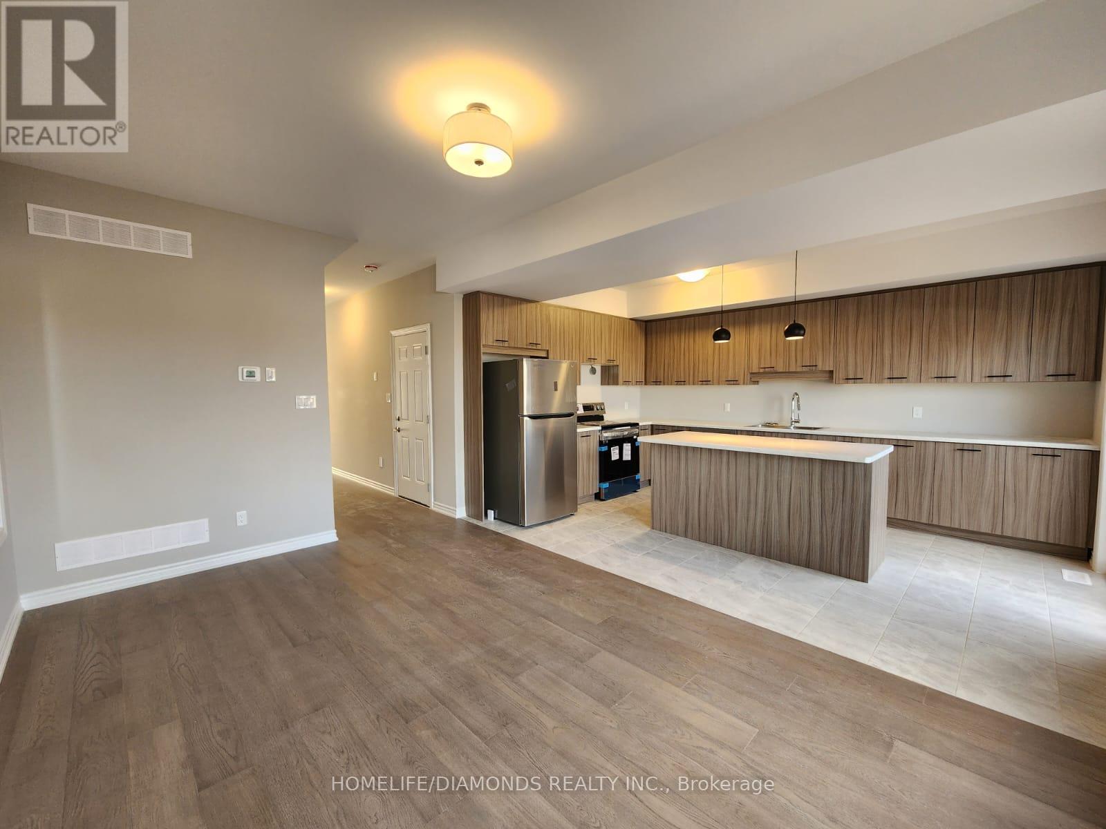 97 Renfrew Trail, Welland, Ontario  L3C 0K2 - Photo 3 - X12777204