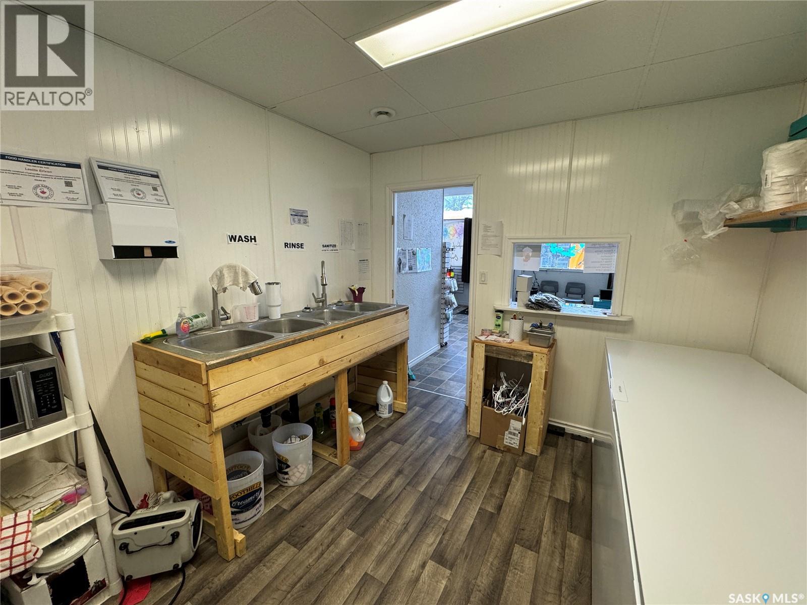 104 2nd Avenue W, Biggar, Saskatchewan  S0K 0M0 - Photo 6 - SK027825