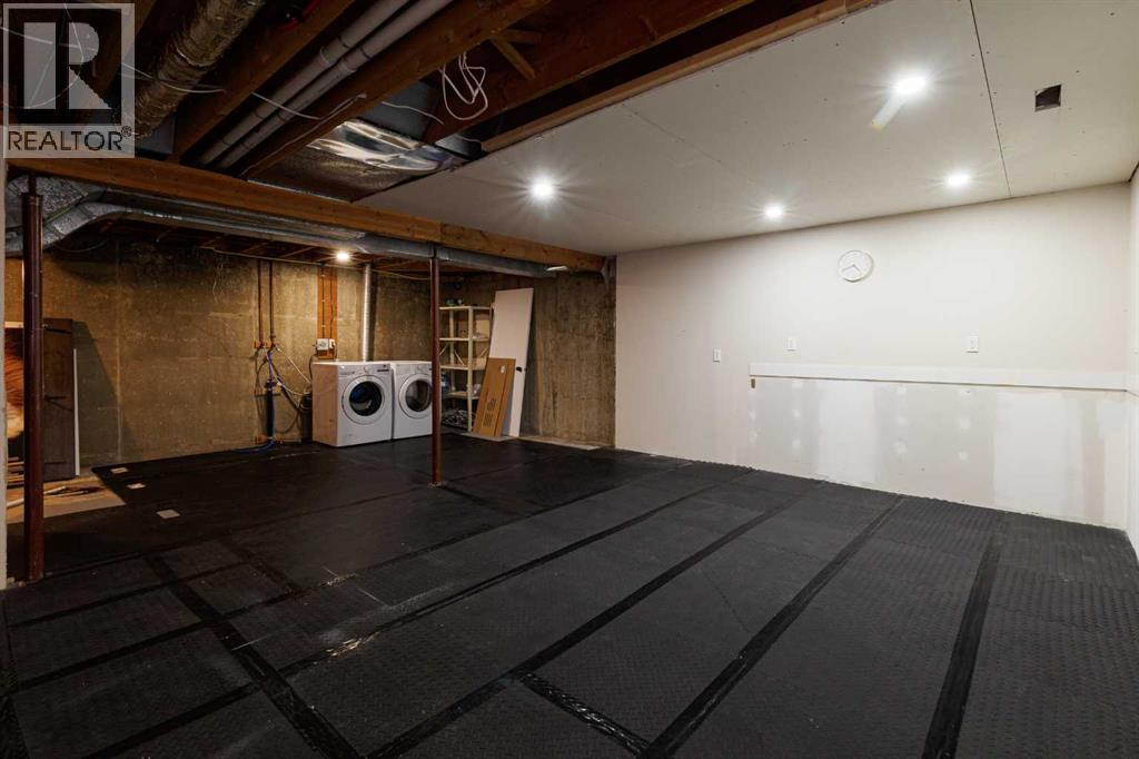 256 Queen Tamara Way Se, Calgary, Alberta  T2J 4E7 - Photo 38 - A2278377