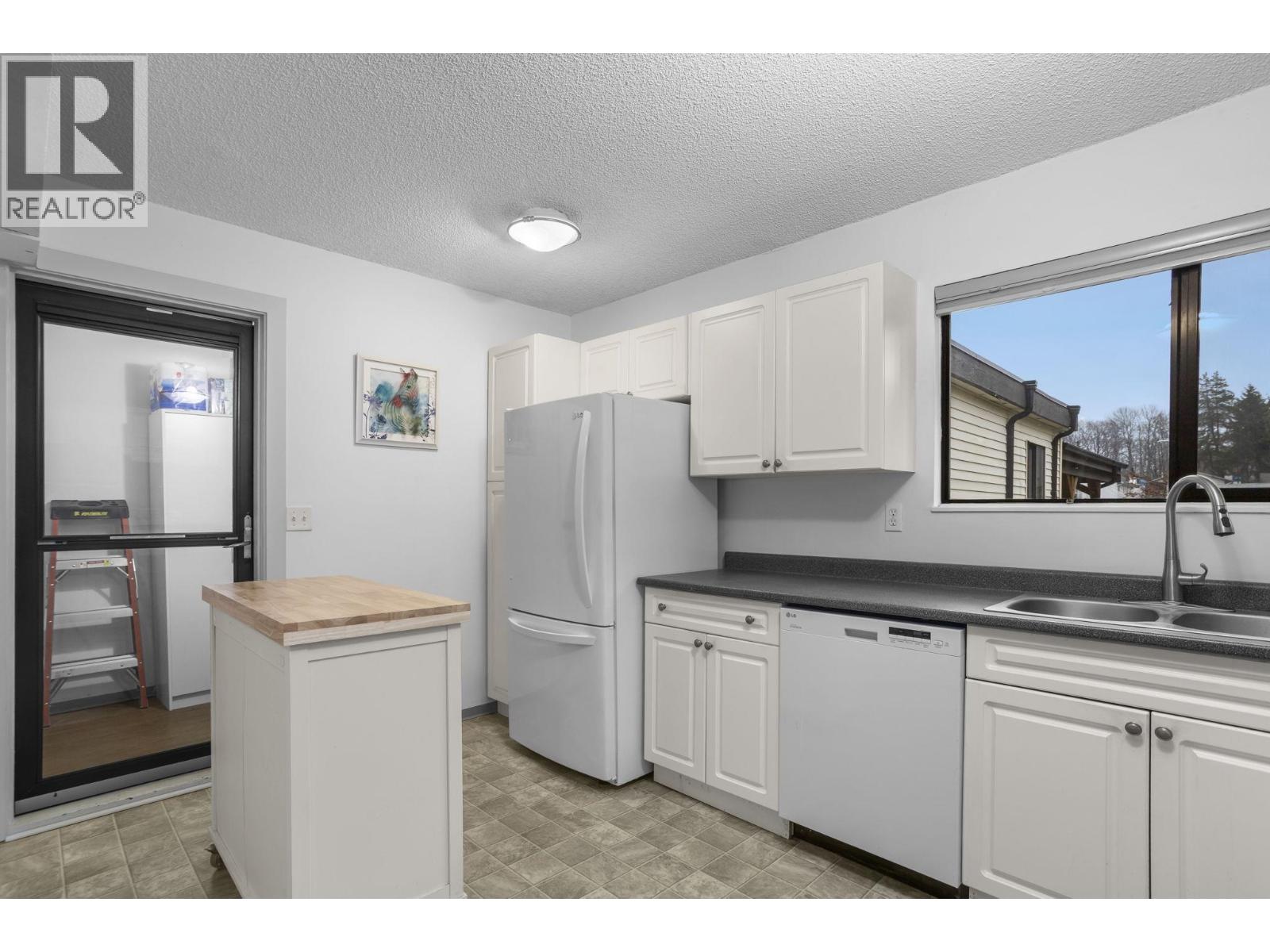 890 Pinebrook Place, Coquitlam, British Columbia  V3C 4B9 - Photo 8 - R3088084