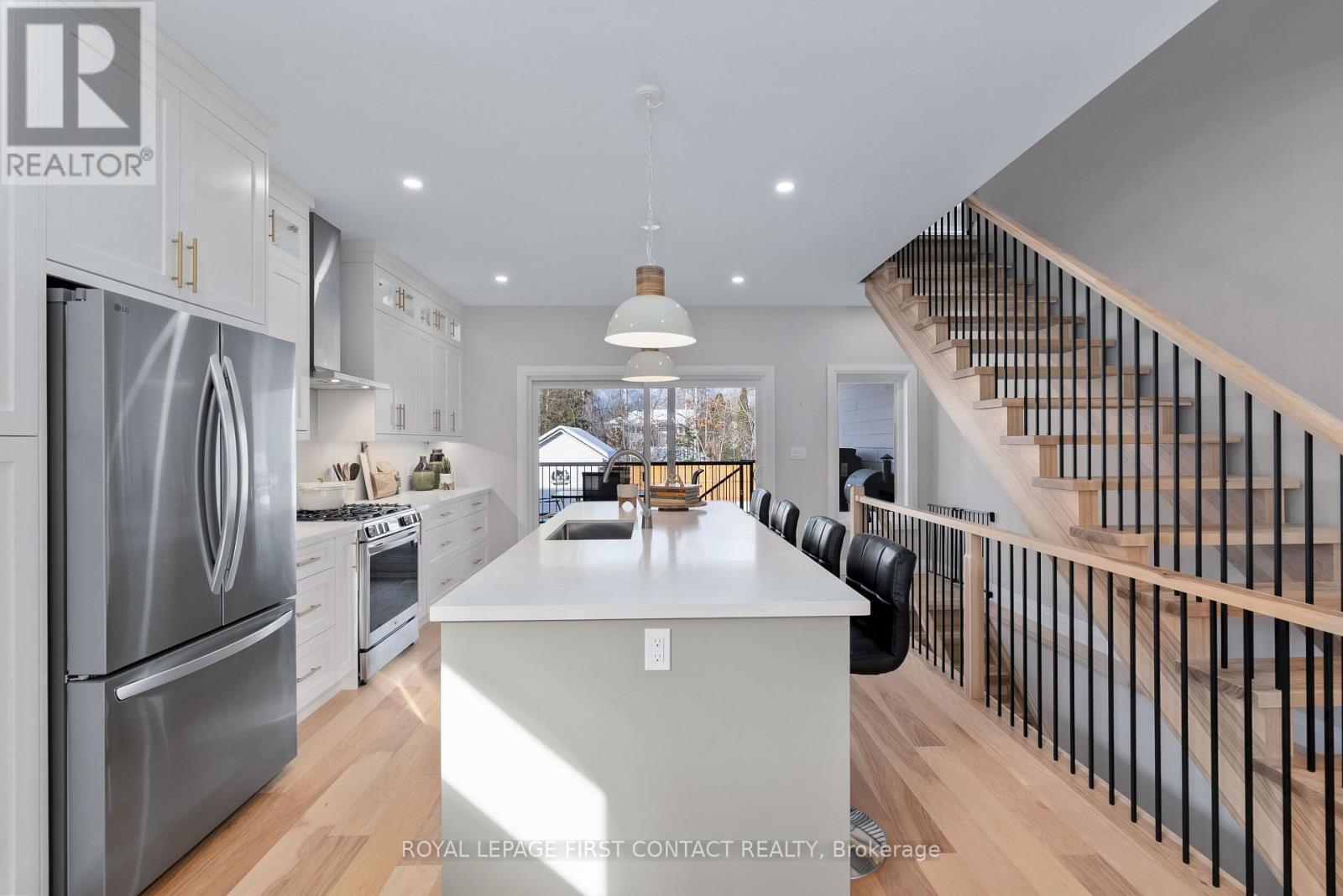 18 Lakeview Road, Oro-Medonte, Ontario  L0L 2E0 - Photo 21 - S12657214