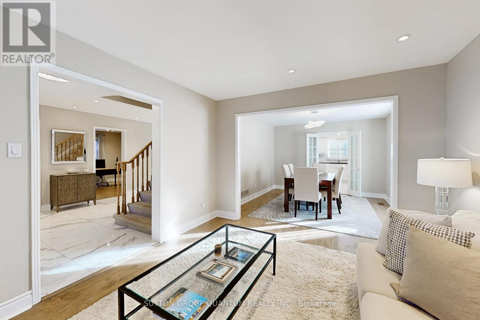 314 Leacock Avenue, Oakville, Ontario  L6H 5J1 - Photo 4 - W12756378