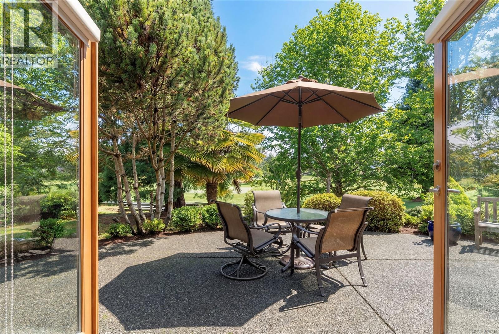 912 Walking Stick Lane, Saanich, British Columbia  V8Y 3H6 - Photo 10 - 1025246