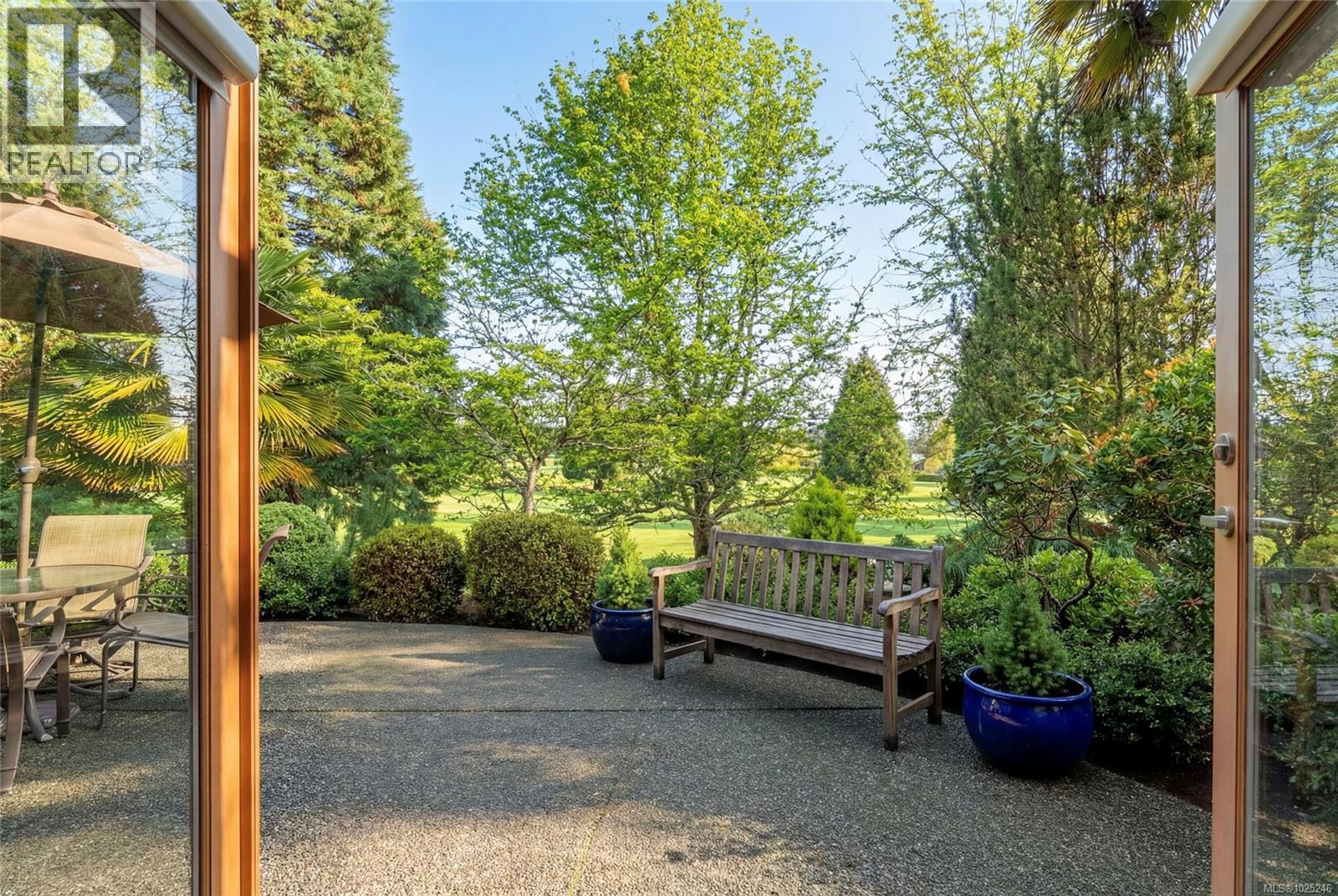 912 Walking Stick Lane, Saanich, British Columbia  V8Y 3H6 - Photo 12 - 1025246