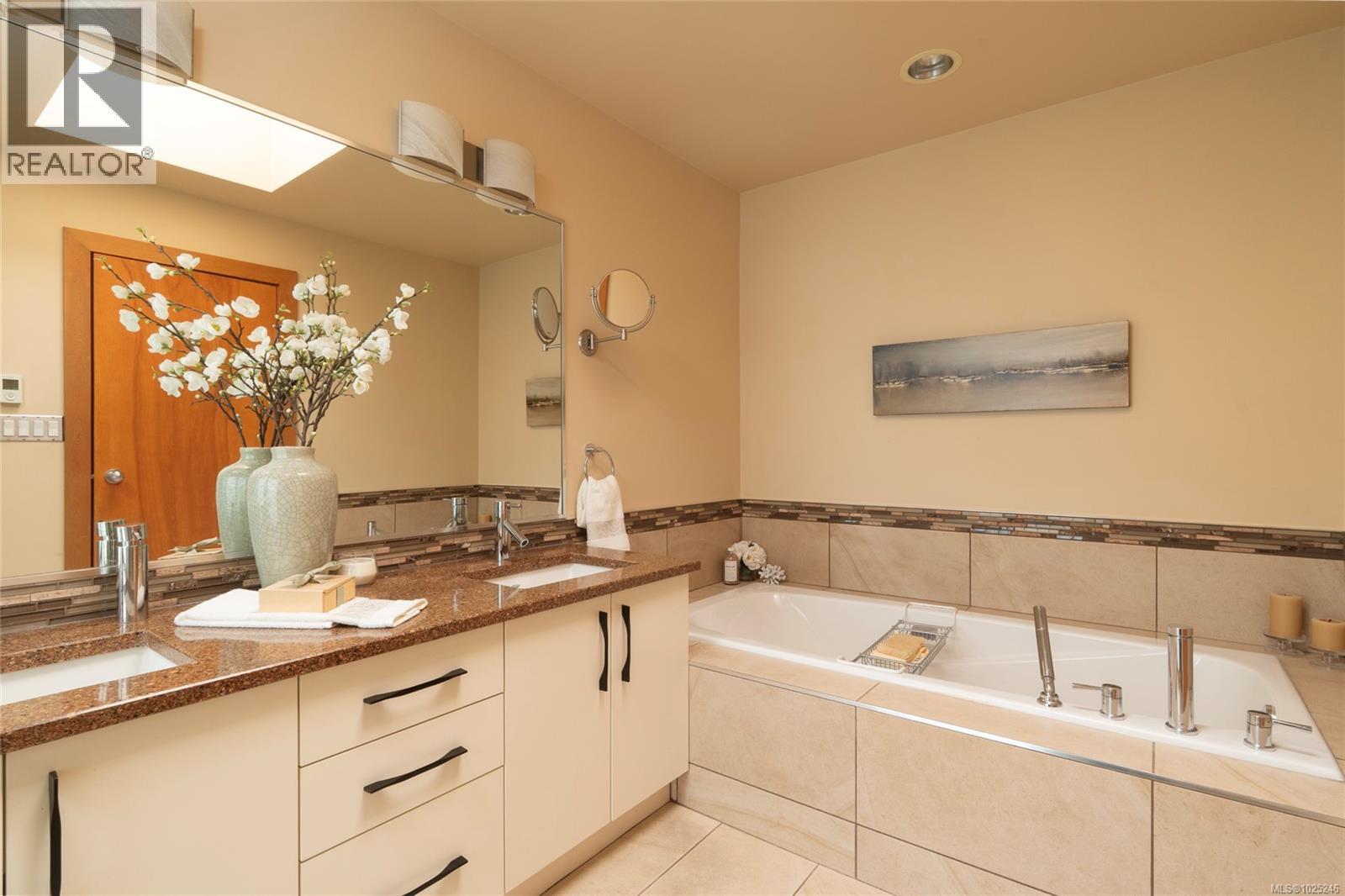 912 Walking Stick Lane, Saanich, British Columbia  V8Y 3H6 - Photo 25 - 1025246