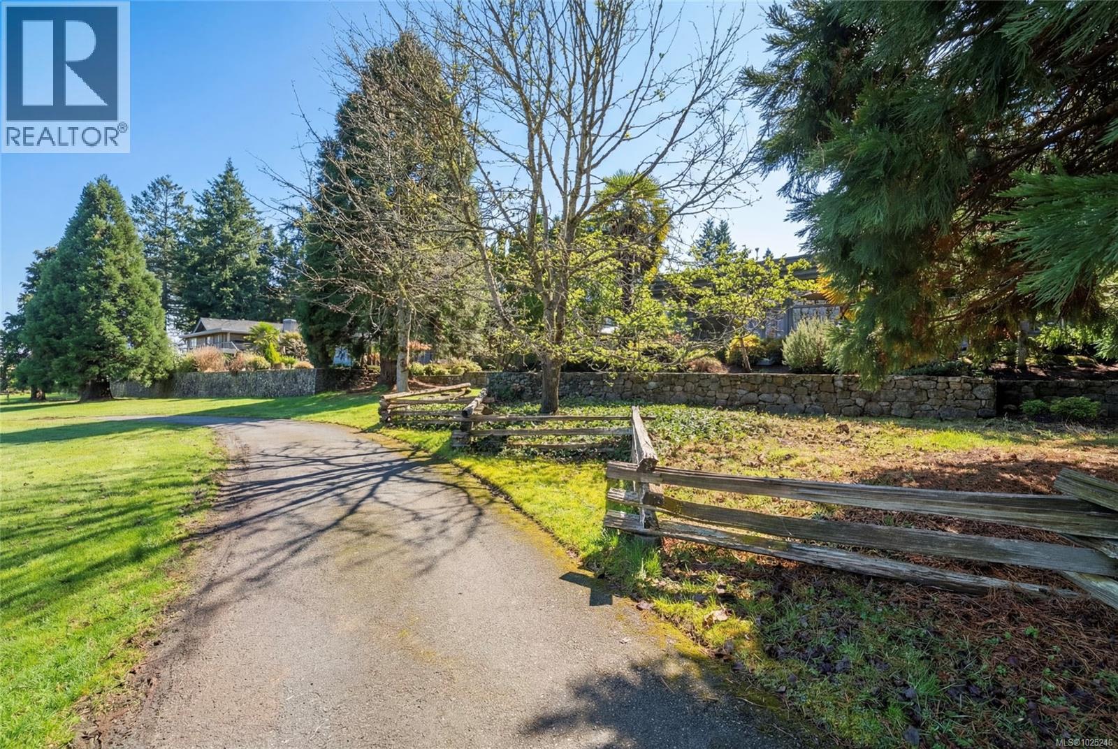 912 Walking Stick Lane, Saanich, British Columbia  V8Y 3H6 - Photo 44 - 1025246