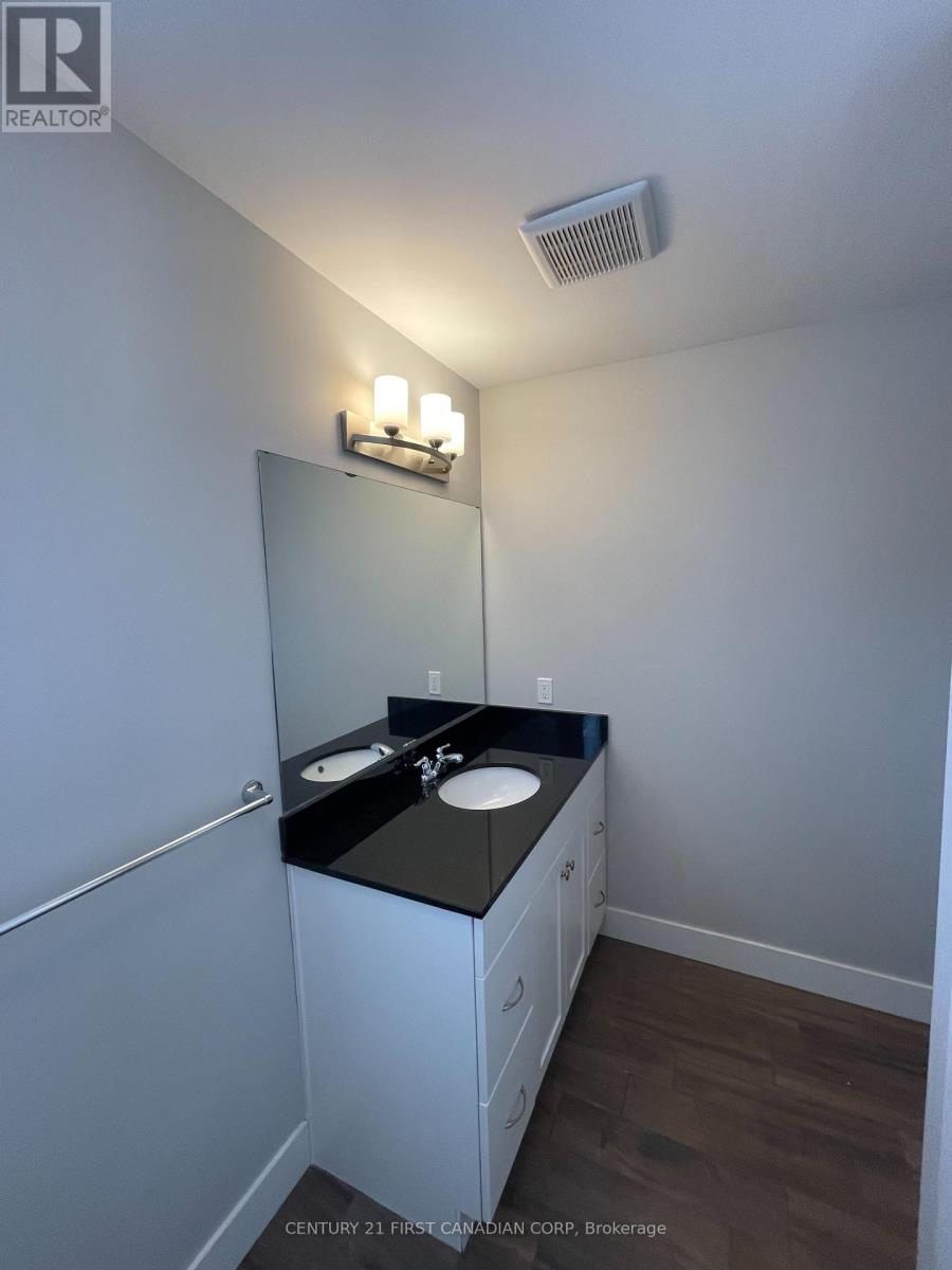 101 Middlesex Drive, Strathroy-Caradoc, Ontario  N7G 4G5 - Photo 14 - X12777244