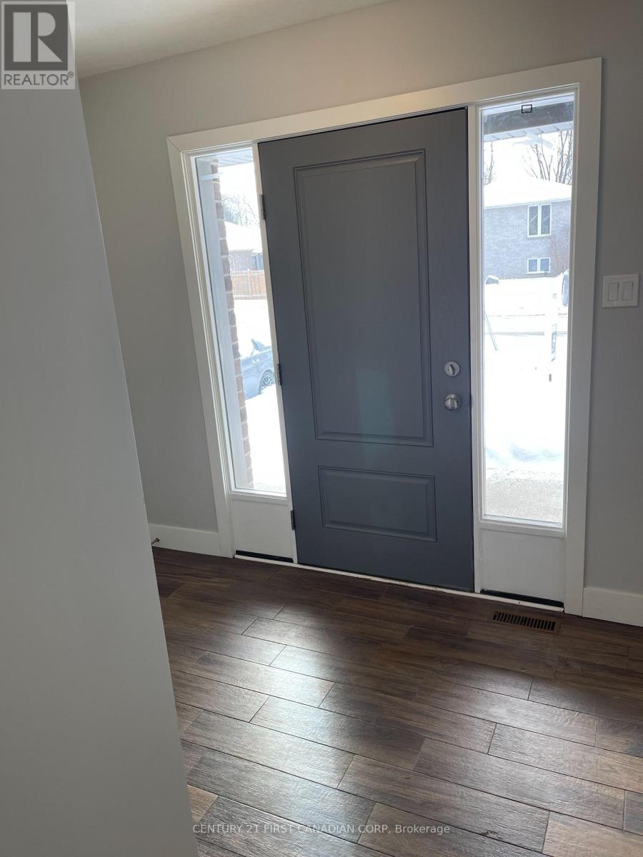 101 Middlesex Drive, Strathroy-Caradoc, Ontario  N7G 4G5 - Photo 3 - X12777244