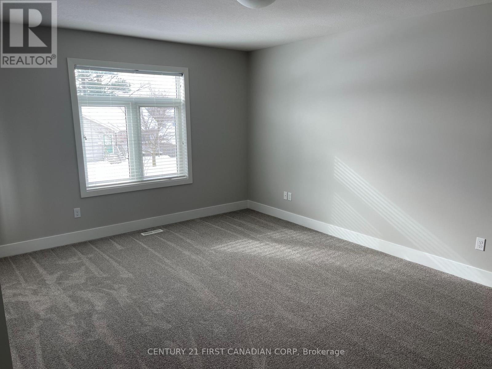 101 Middlesex Drive, Strathroy-Caradoc, Ontario  N7G 4G5 - Photo 9 - X12777244