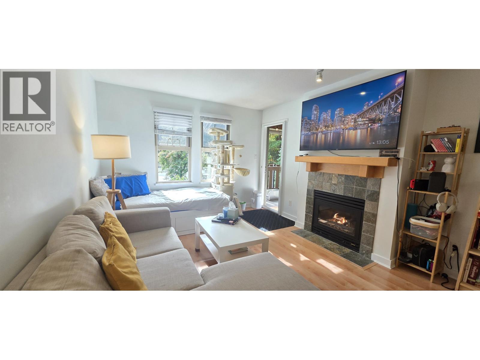 201 15 Smokey Smith Place, New Westminster, British Columbia  V3L 5V7 - Photo 6 - R3087551