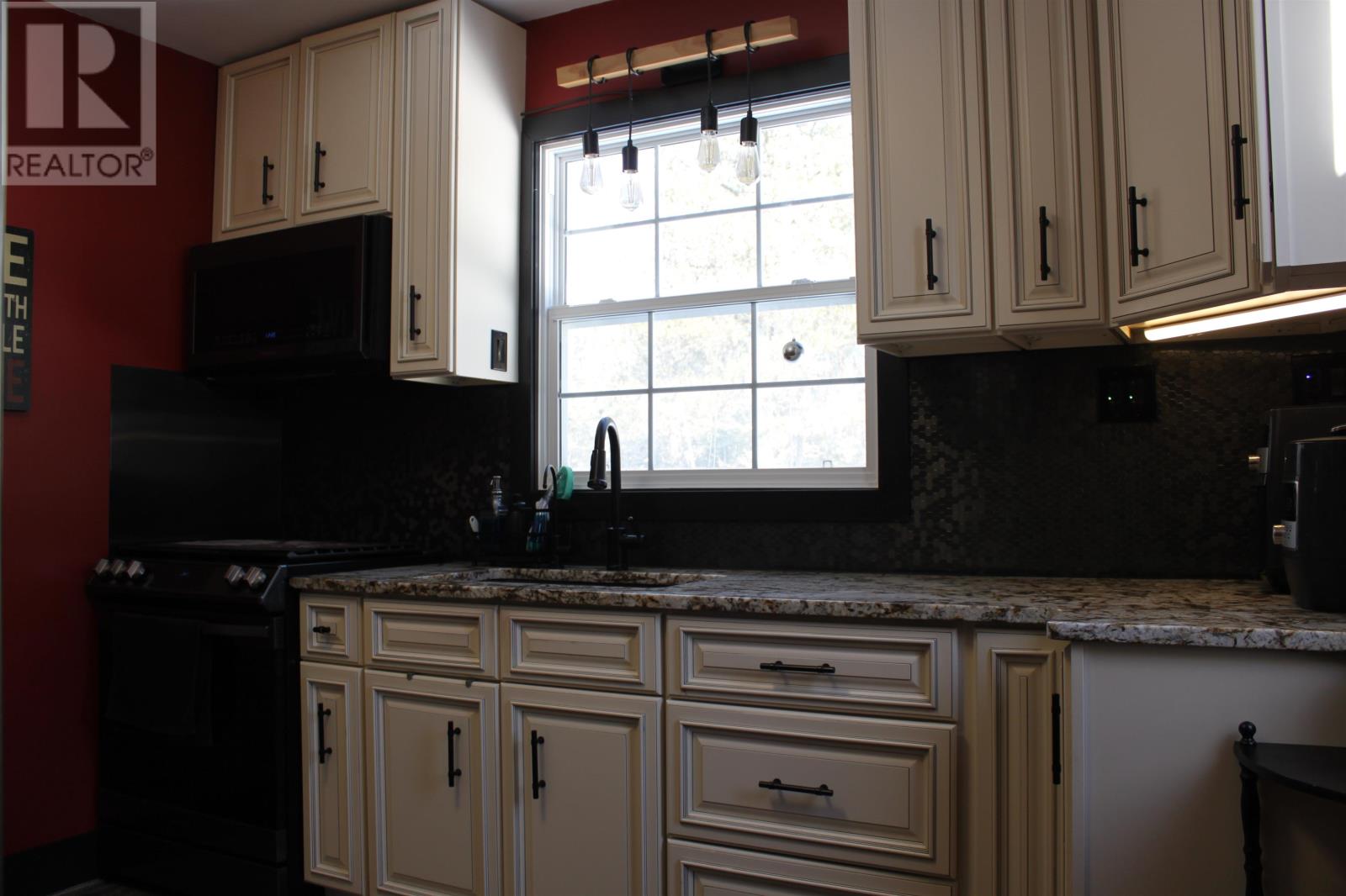 5082 Hwy 11/17, Kakabeka Falls, Ontario  P0T 1W0 - Photo 8 - TB2600203