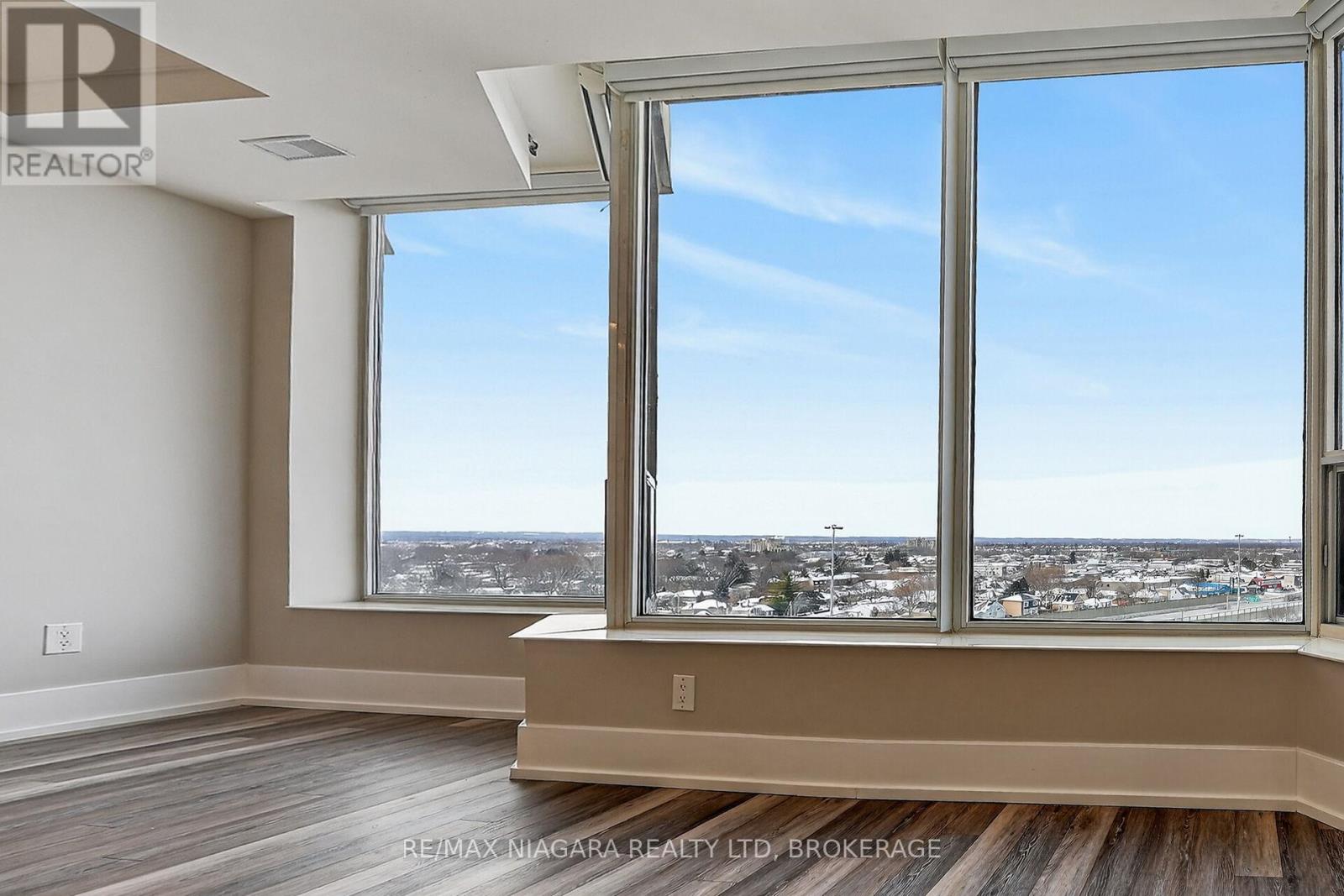 1108 - 81 Scott Street, St. Catharines, Ontario  L2N 7L5 - Photo 11 - X12777290