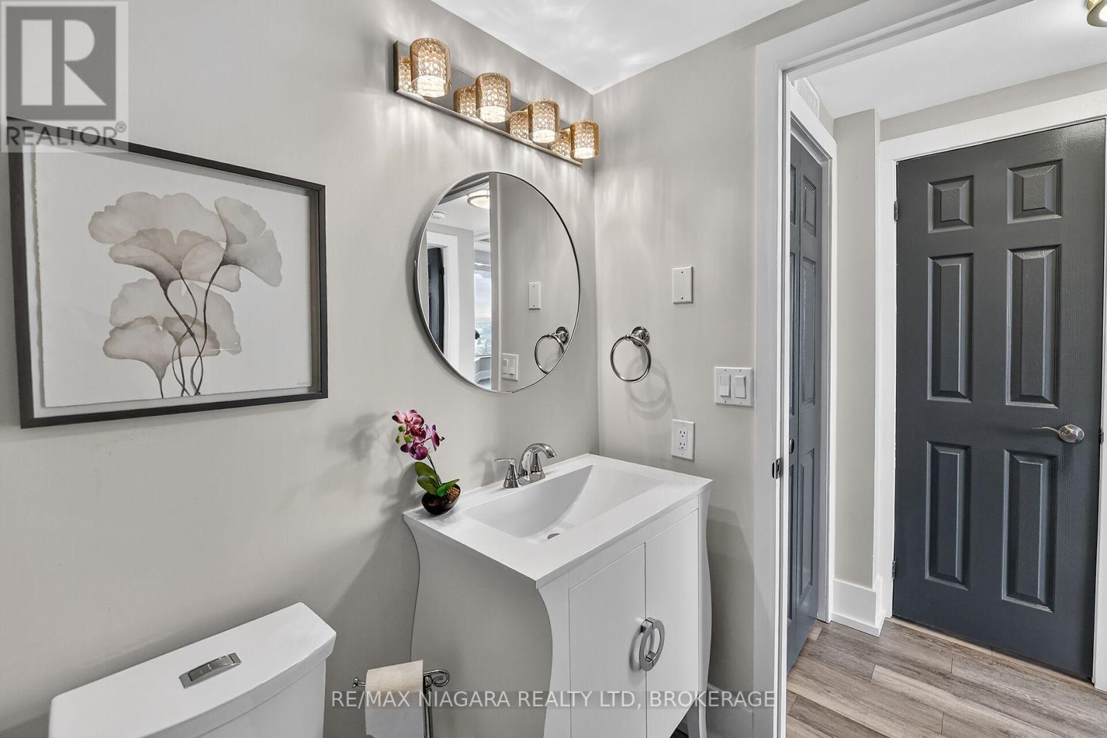 1108 - 81 Scott Street, St. Catharines, Ontario  L2N 7L5 - Photo 18 - X12777290