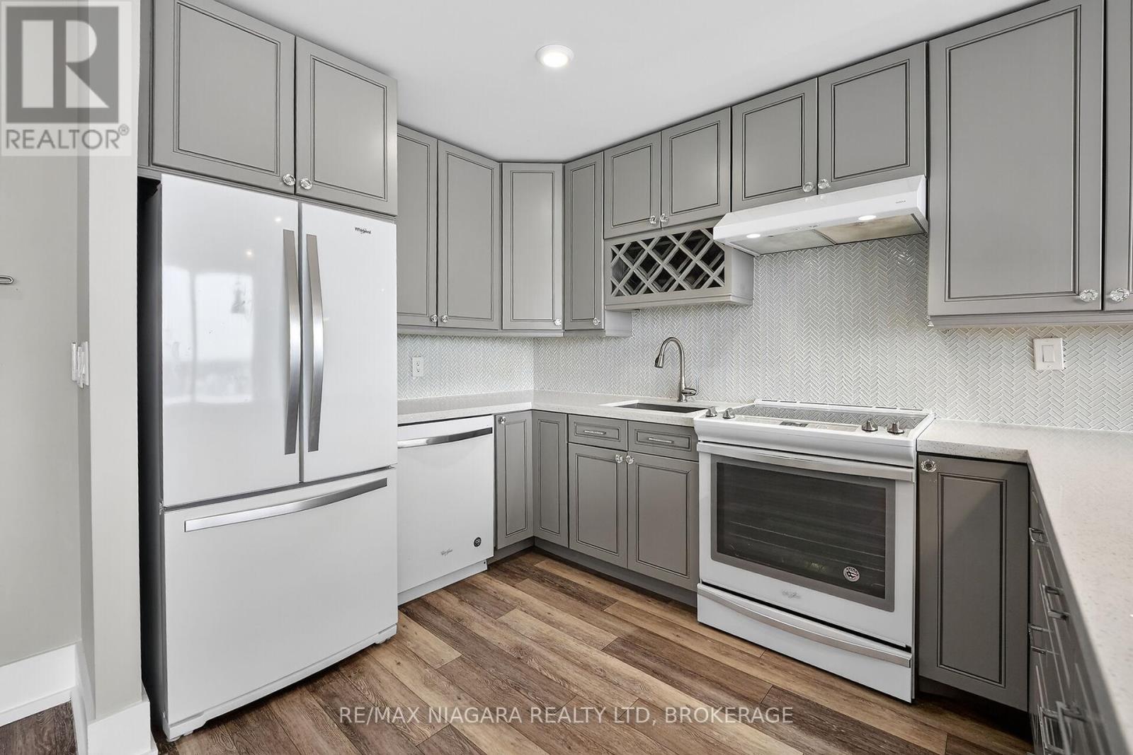 1108 - 81 Scott Street, St. Catharines, Ontario  L2N 7L5 - Photo 7 - X12777290