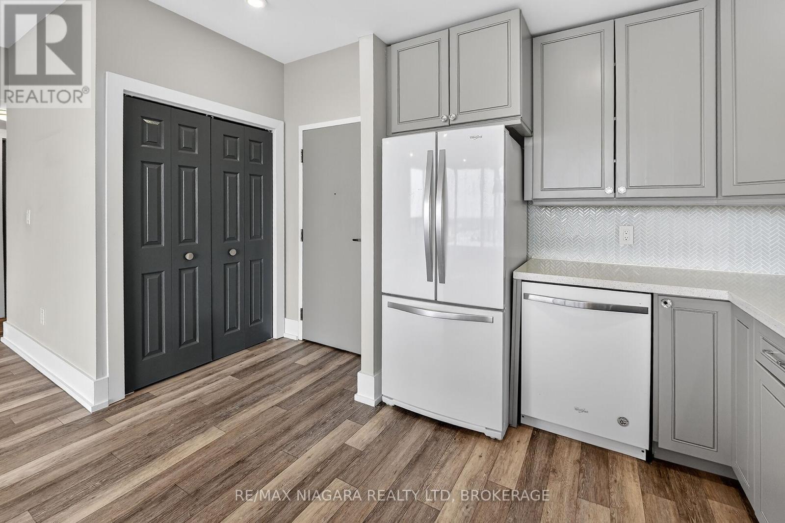 1108 - 81 Scott Street, St. Catharines, Ontario  L2N 7L5 - Photo 8 - X12777290