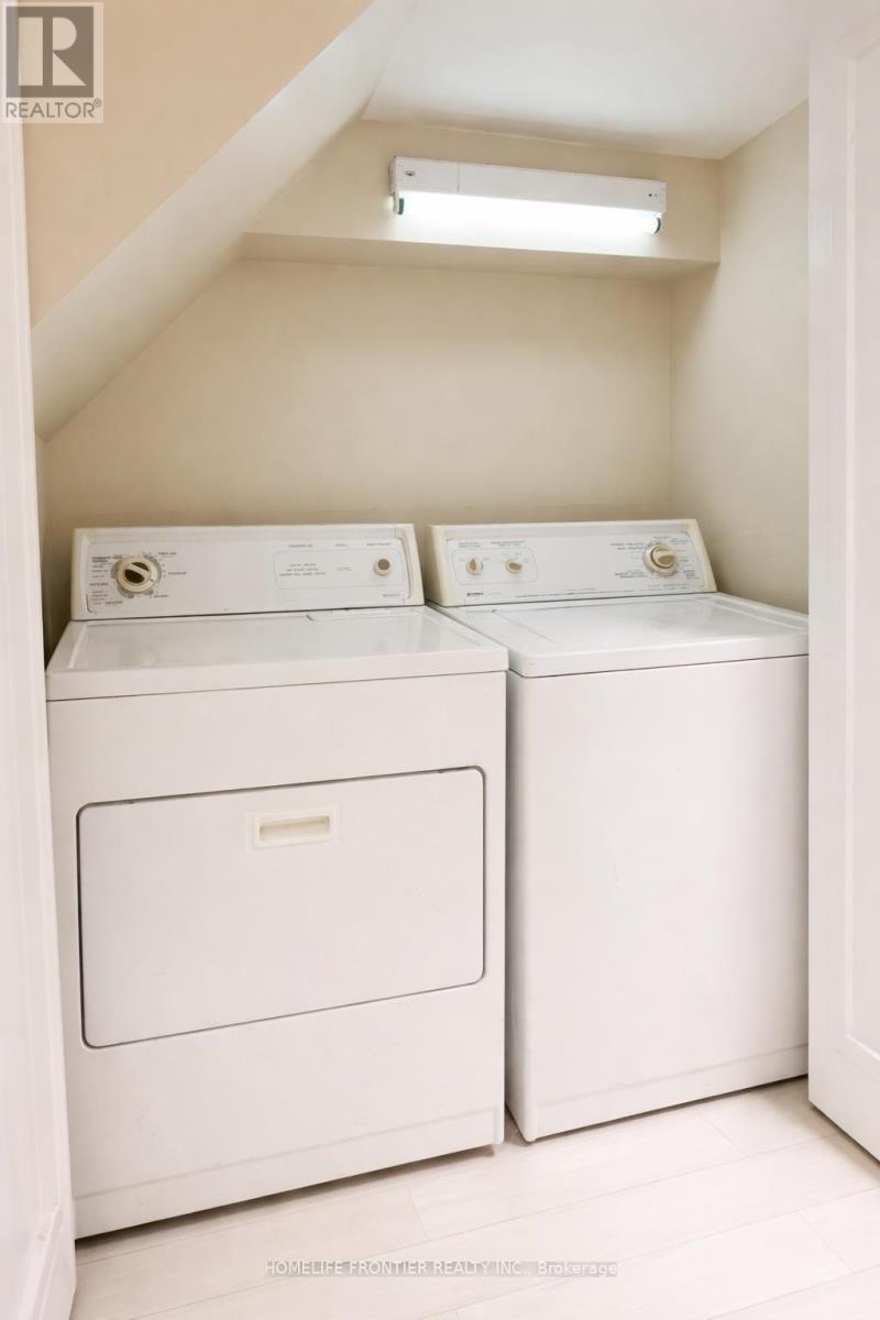 38 Henderson Avenue, Toronto, Ontario  M6J 2B8 - Photo 18 - C12765554