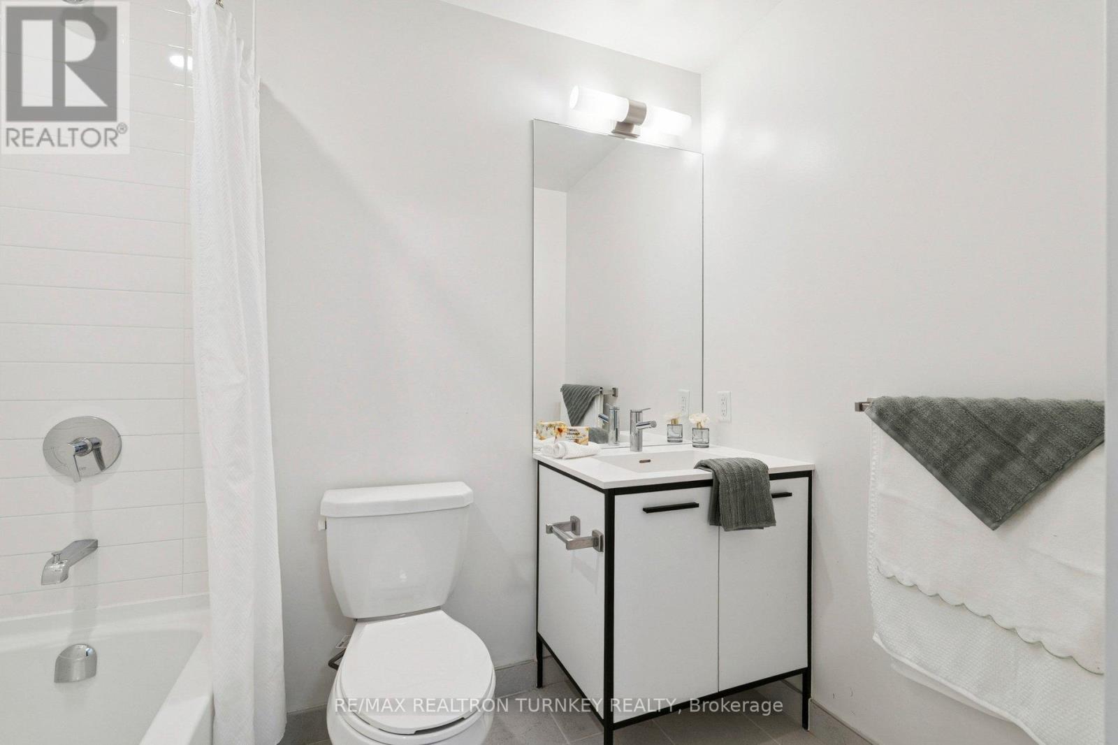 018 - 185 Deerfield Road, Newmarket, Ontario  L3Y 0G7 - Photo 30 - N12777152