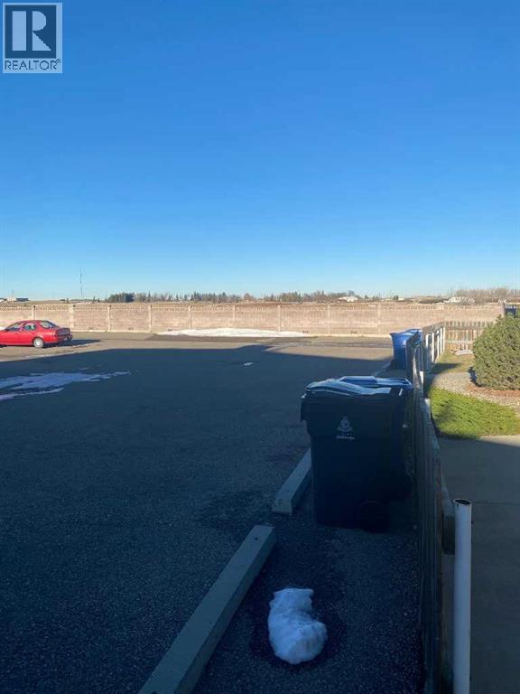 2, 23 Highlands Place W, Lethbridge, Alberta  T1J 4X8 - Photo 11 - A2285468