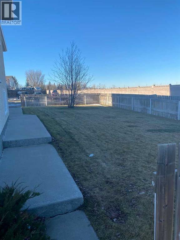 2, 23 Highlands Place W, Lethbridge, Alberta  T1J 4X8 - Photo 8 - A2285468