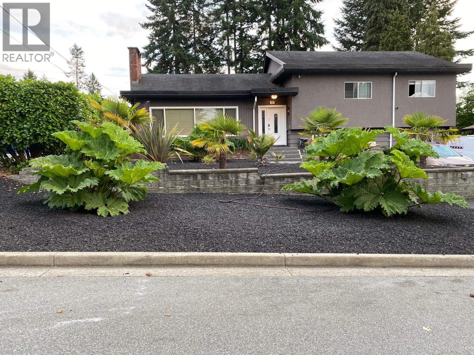 928 Stanton Avenue, Coquitlam, British Columbia  V3J 4V2 - Photo 32 - R3088647