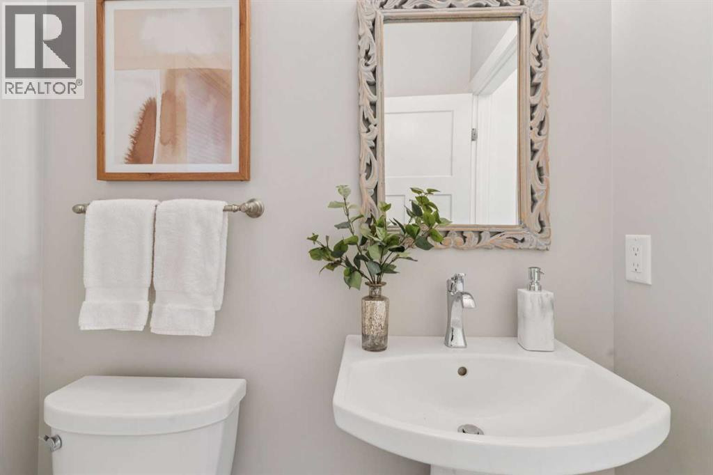 47 Sundown Way, Cochrane, Alberta  T4C 0H4 - Photo 15 - A2282998