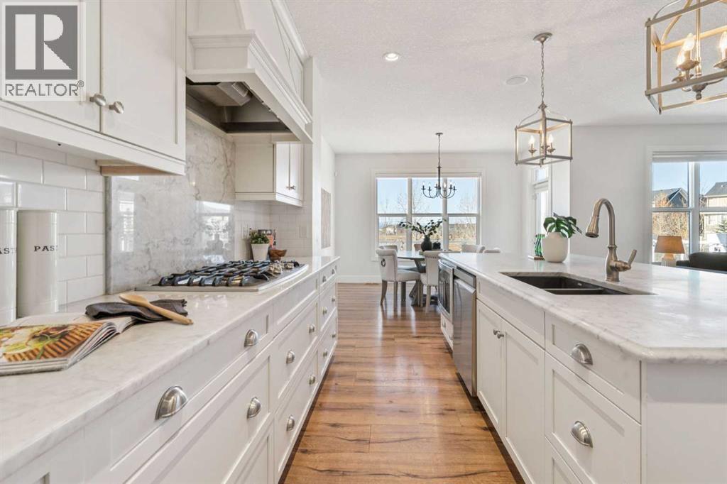 47 Sundown Way, Cochrane, Alberta  T4C 0H4 - Photo 5 - A2282998