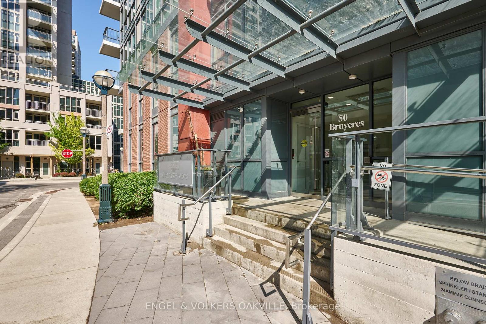 525 - 50 Bruyeres Mews, Toronto (Niagara), Ontario  M5V 0H8 - Photo 3 - C12777294