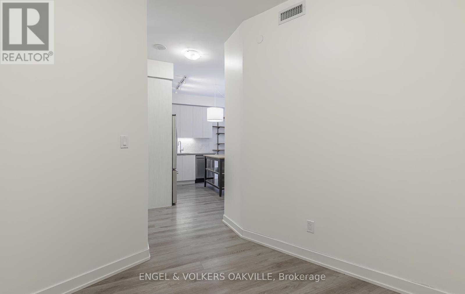 525 - 50 Bruyeres Mews, Toronto (Niagara), Ontario  M5V 0H8 - Photo 9 - C12777294