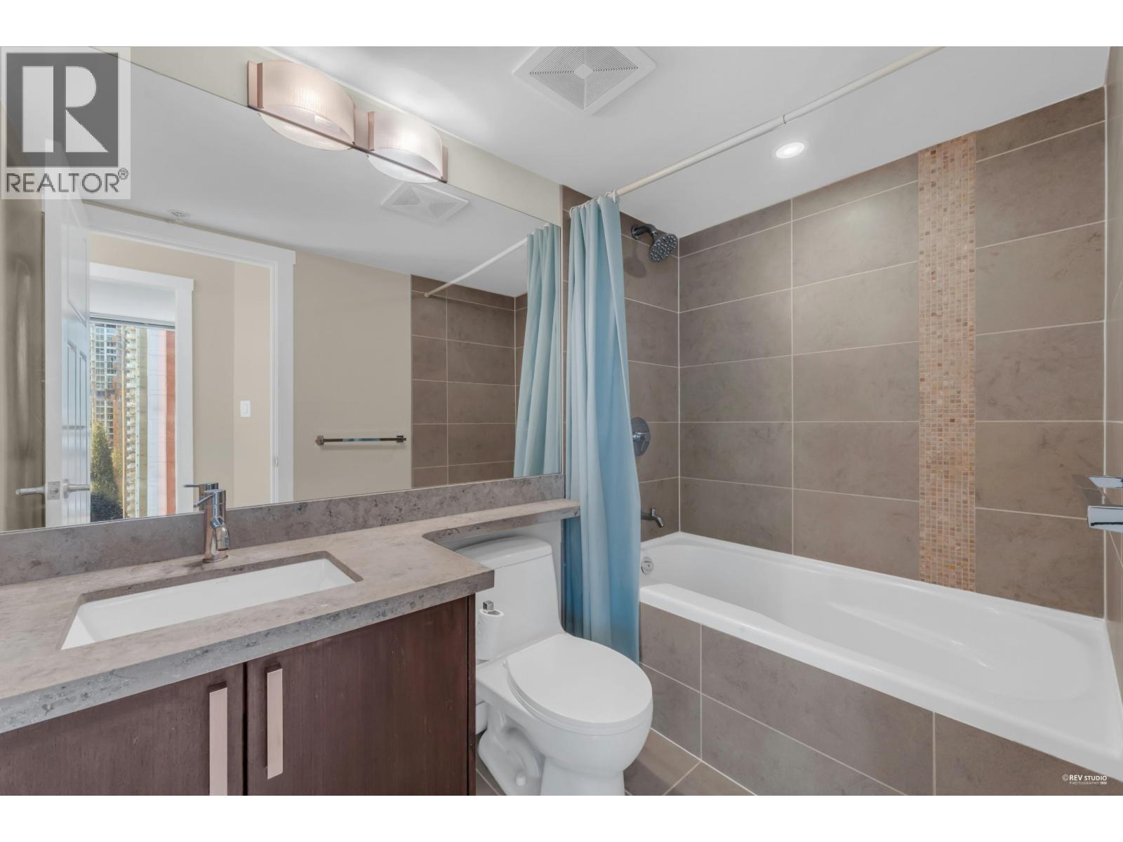 705 2978 Glen Drive, Coquitlam, British Columbia  V3B 0C3 - Photo 21 - R3083239