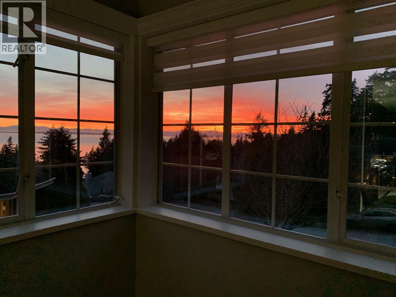 486 Ocean View Drive, Gibsons, British Columbia  V0N 1V5 - Photo 1 - R3088608