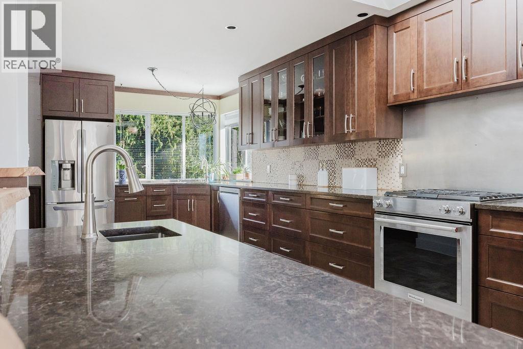 486 Ocean View Drive, Gibsons, British Columbia  V0N 1V5 - Photo 18 - R3088608