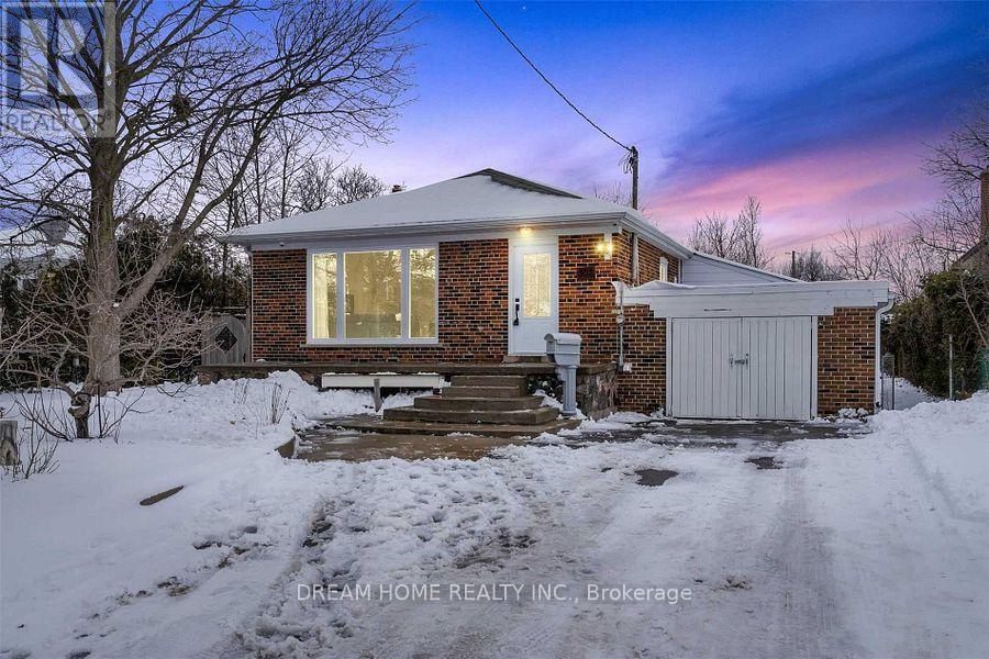 302 Crosby Avenue, Richmond Hill, Ontario  L4C 2R6 - Photo 1 - N12777238