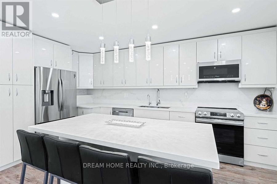 302 Crosby Avenue, Richmond Hill, Ontario  L4C 2R6 - Photo 10 - N12777238