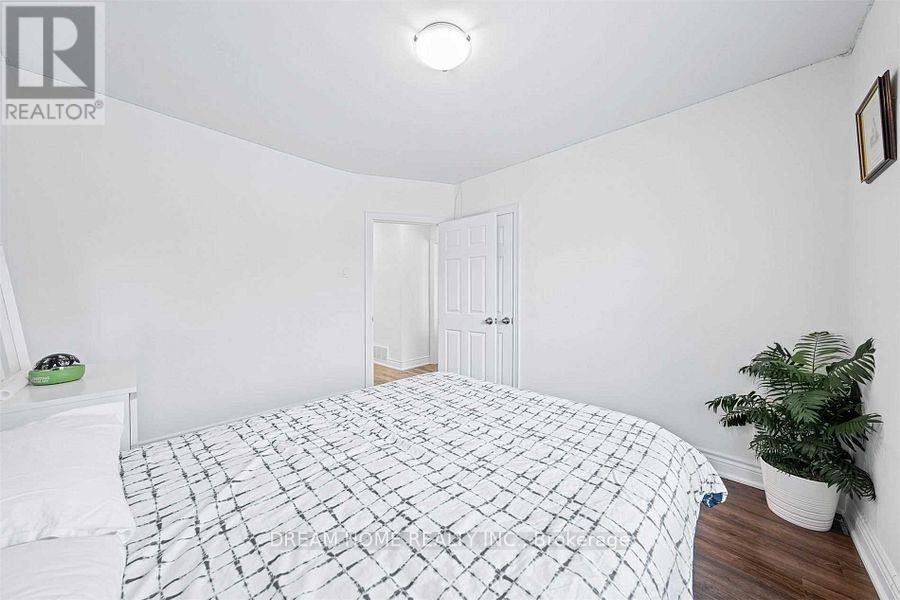 302 Crosby Avenue, Richmond Hill, Ontario  L4C 2R6 - Photo 13 - N12777238