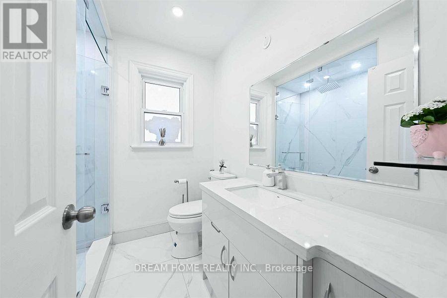 302 Crosby Avenue, Richmond Hill, Ontario  L4C 2R6 - Photo 18 - N12777238