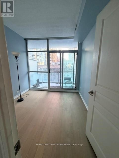 711 - 223 Webb Drive, Mississauga, Ontario  L5B 3W4 - Photo 11 - W12776640