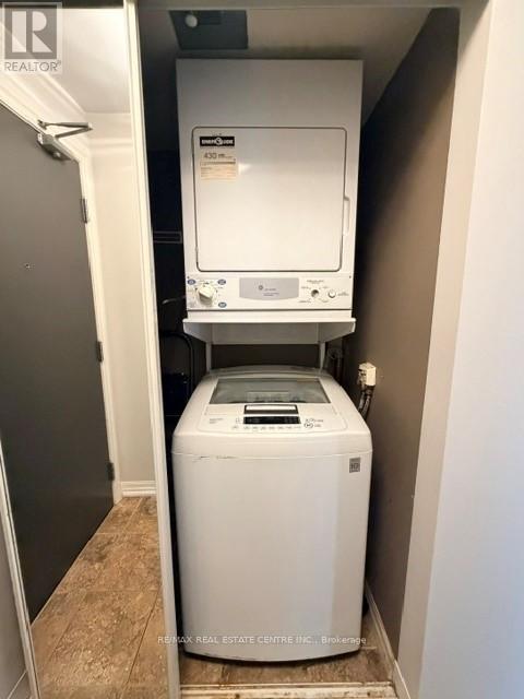 711 - 223 Webb Drive, Mississauga, Ontario  L5B 3W4 - Photo 17 - W12776640