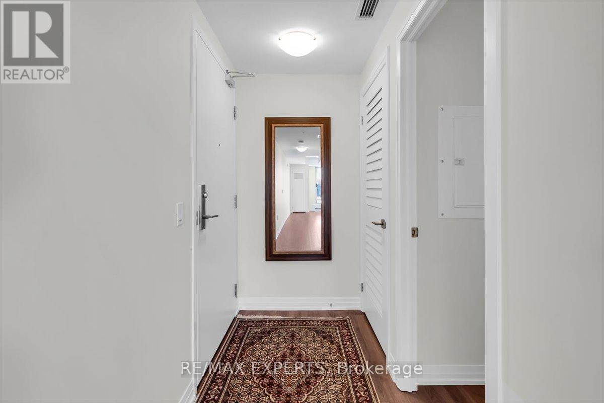 416 Browns Line W, Toronto, Ontario  M8W 0C3 - Photo 4 - W12777236