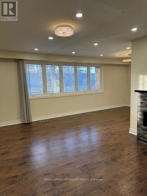 46 Orpington Crescent, Toronto, Ontario  M9V 3E4 - Photo 4 - W12777268