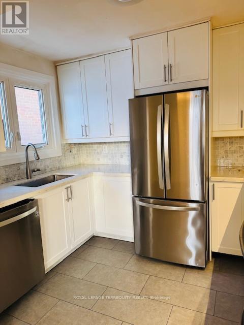 46 Orpington Crescent, Toronto, Ontario  M9V 3E4 - Photo 5 - W12777268