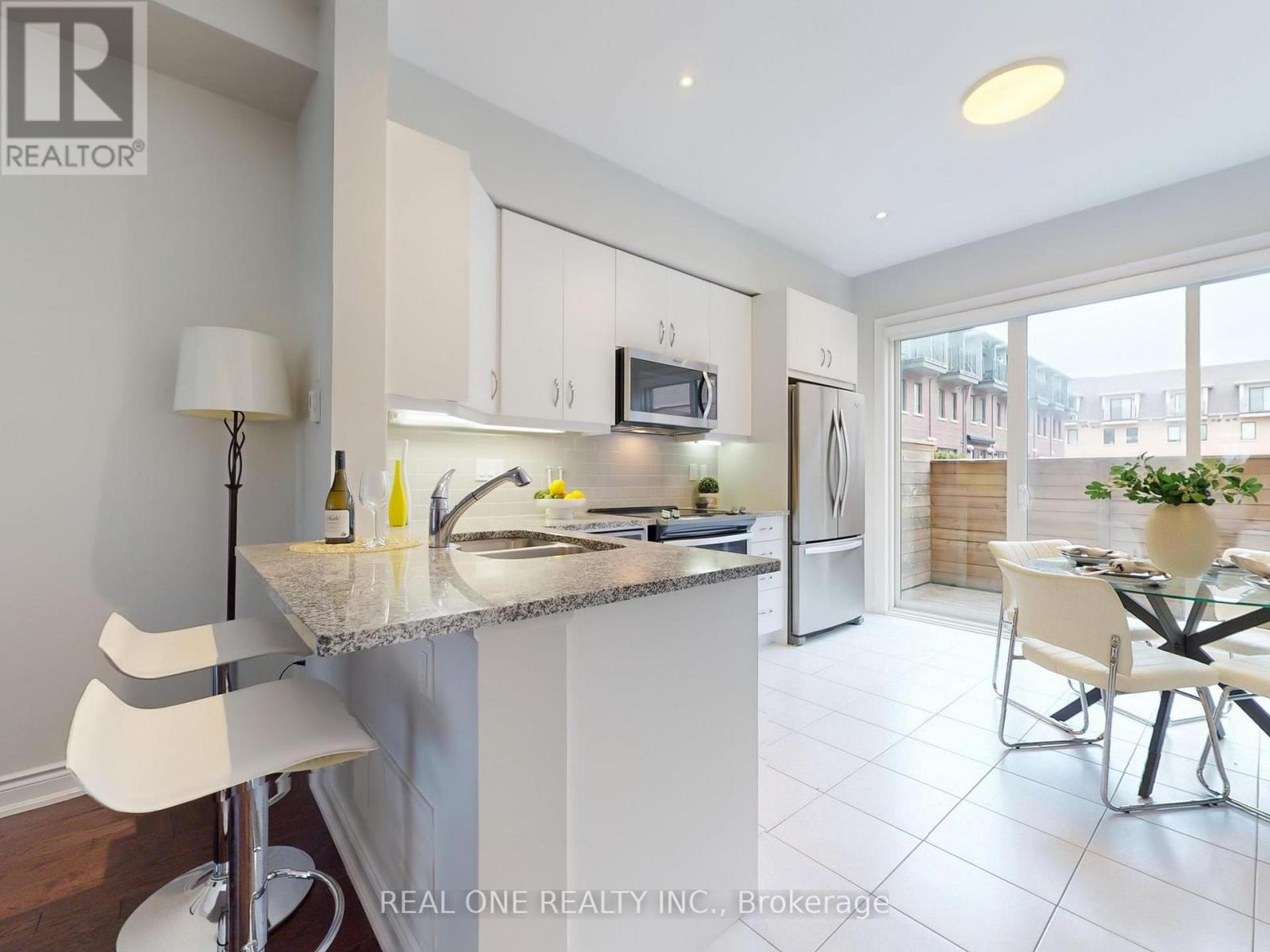 2161 Lillykin Street, Oakville, Ontario  L6H 0N2 - Photo 5 - W12777270