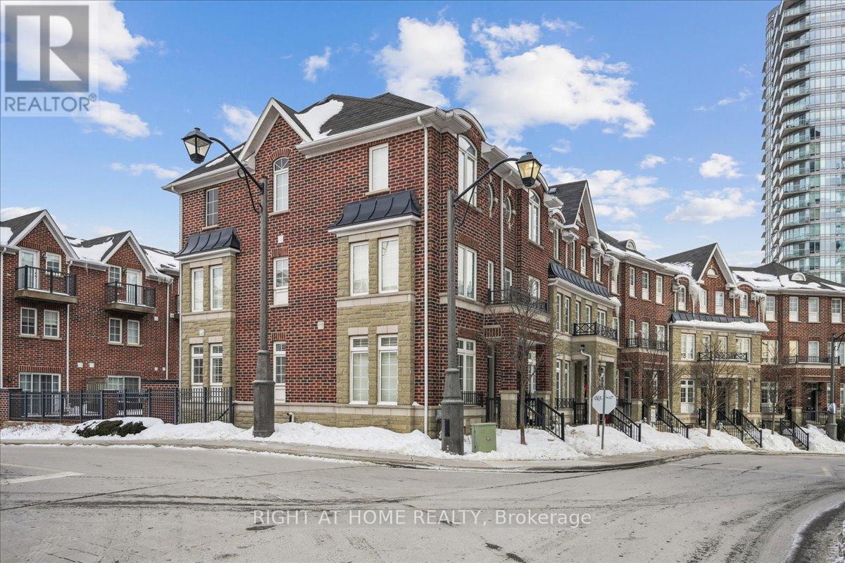 Th 2 - 101 The Queensway Avenue S, Toronto, Ontario  M8Z 0H1 - Photo 3 - W12777274