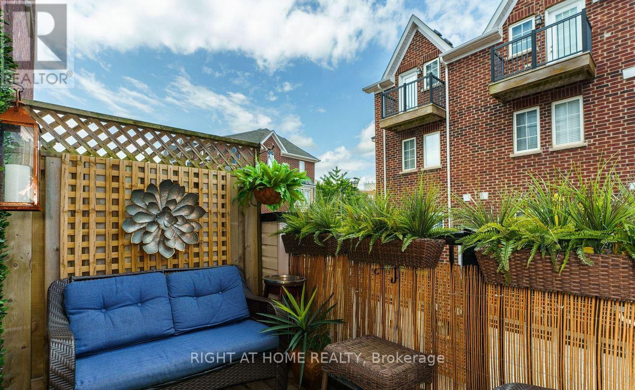 Th 2 - 101 The Queensway Avenue S, Toronto, Ontario  M8Z 0H1 - Photo 32 - W12777274