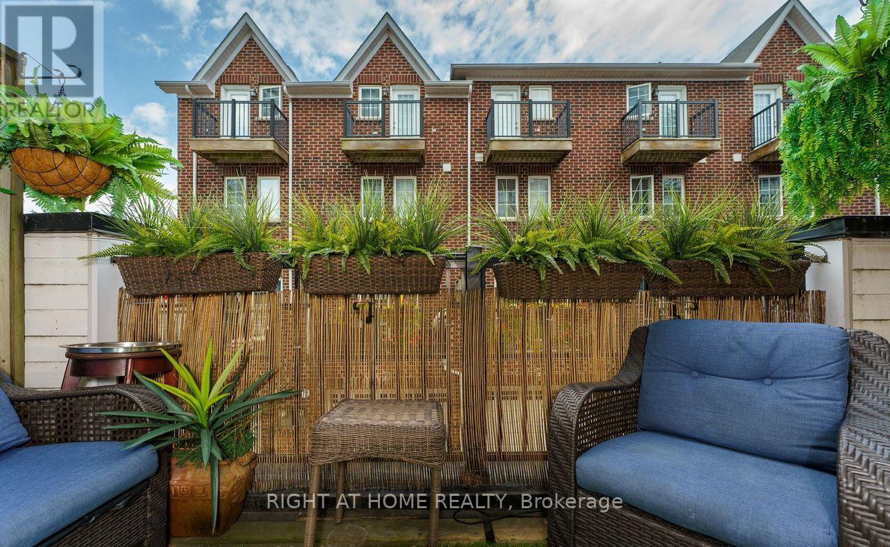 Th 2 - 101 The Queensway Avenue S, Toronto, Ontario  M8Z 0H1 - Photo 33 - W12777274