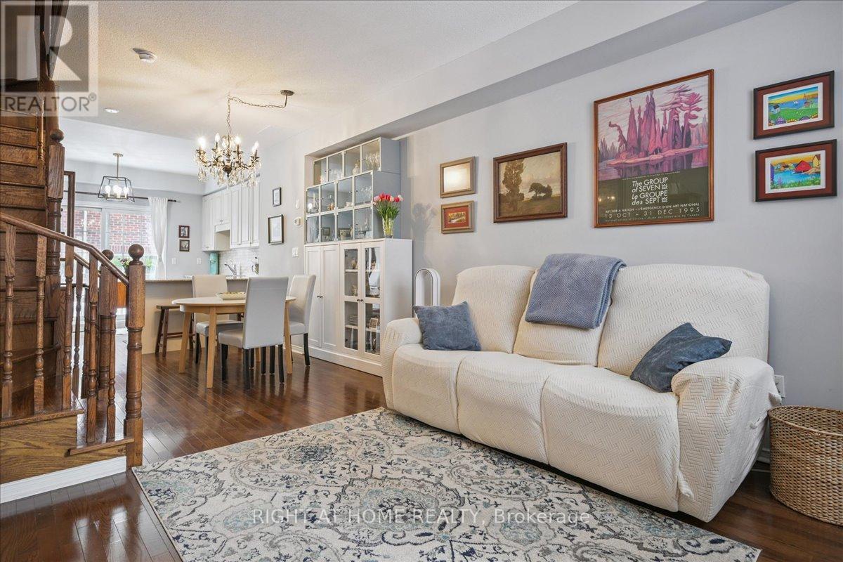 Th 2 - 101 The Queensway Avenue S, Toronto, Ontario  M8Z 0H1 - Photo 6 - W12777274