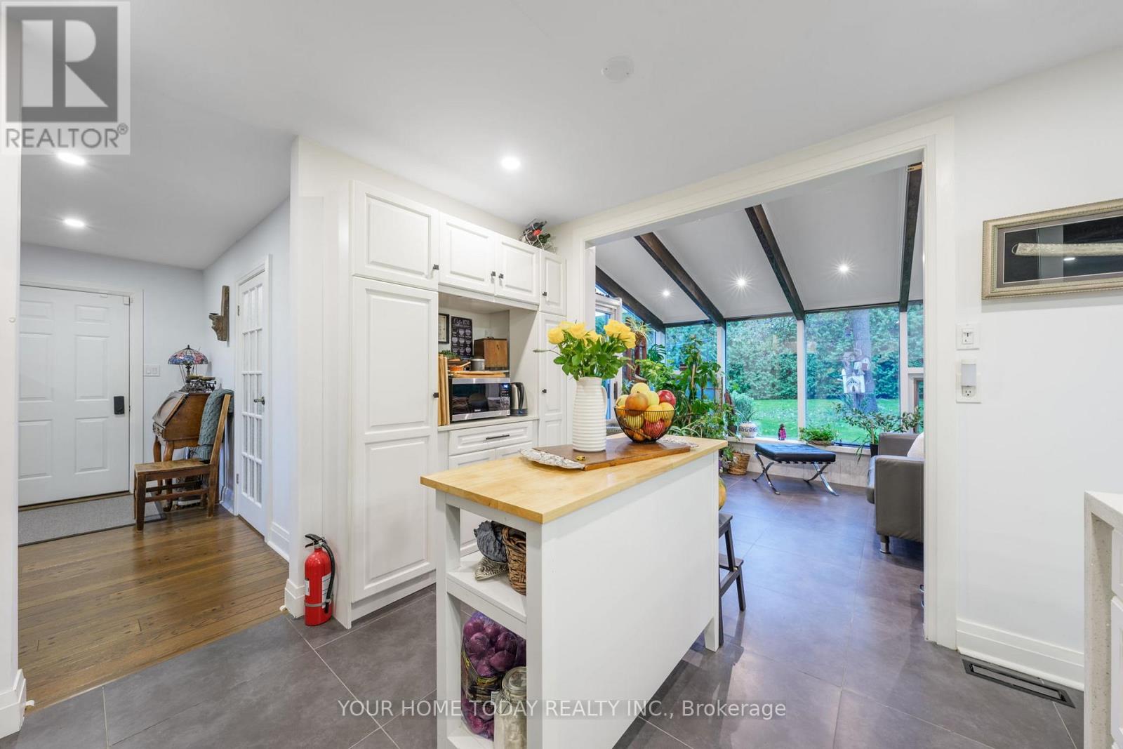 190 Main Street S, Halton Hills, Ontario  L7G 3E9 - Photo 15 - W12777280