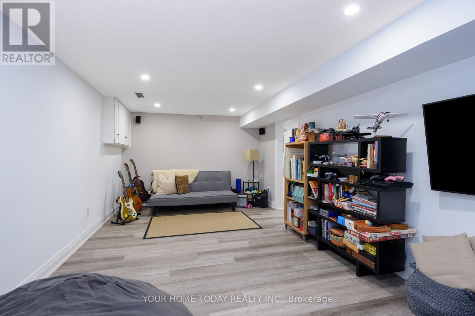 190 Main Street S, Halton Hills, Ontario  L7G 3E9 - Photo 33 - W12777280