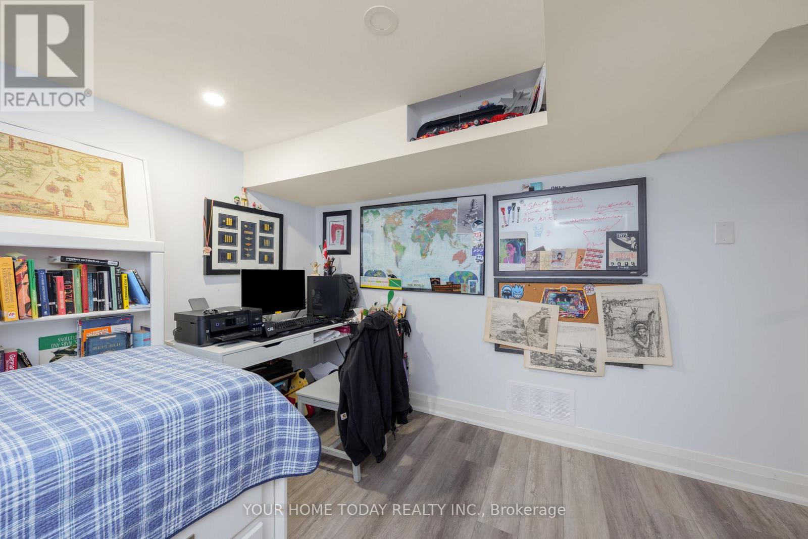 190 Main Street S, Halton Hills, Ontario  L7G 3E9 - Photo 35 - W12777280